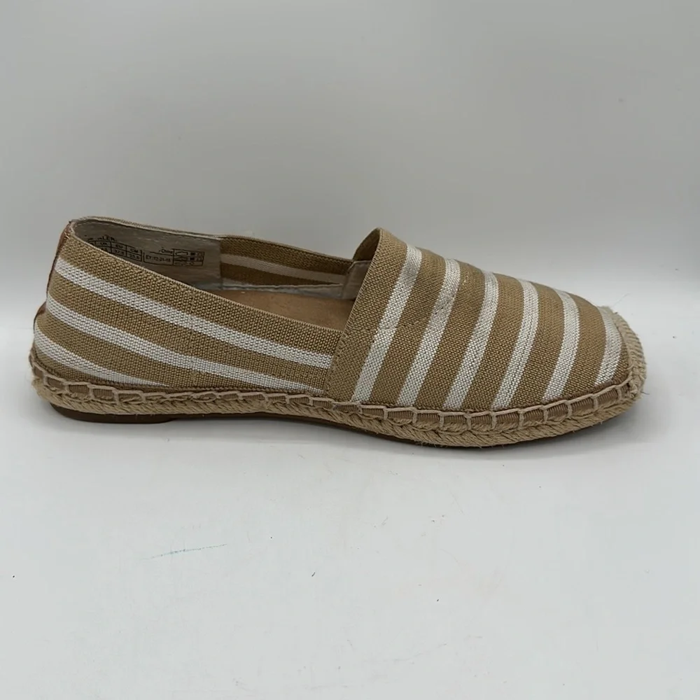 Vionic Valeri tan and white striped espadrille flats, size 6.5